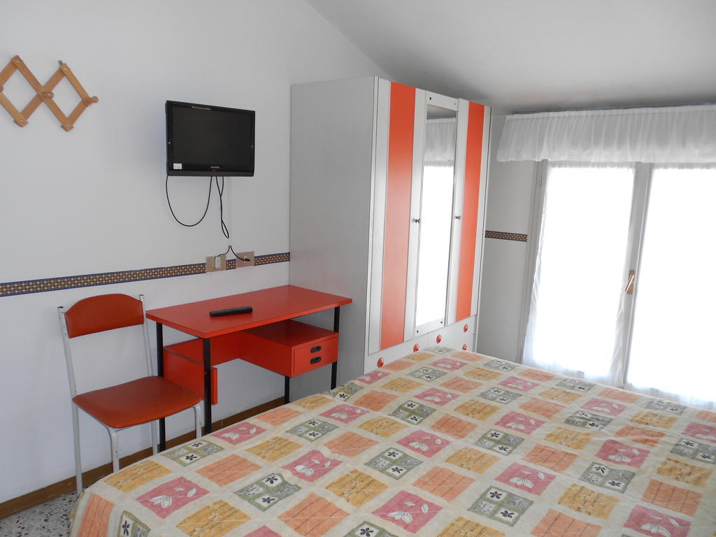 Hotel Laguna Blu Ріміні Номер фото
