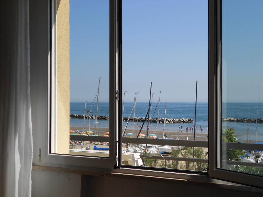 Hotel Laguna Blu Ріміні Номер фото