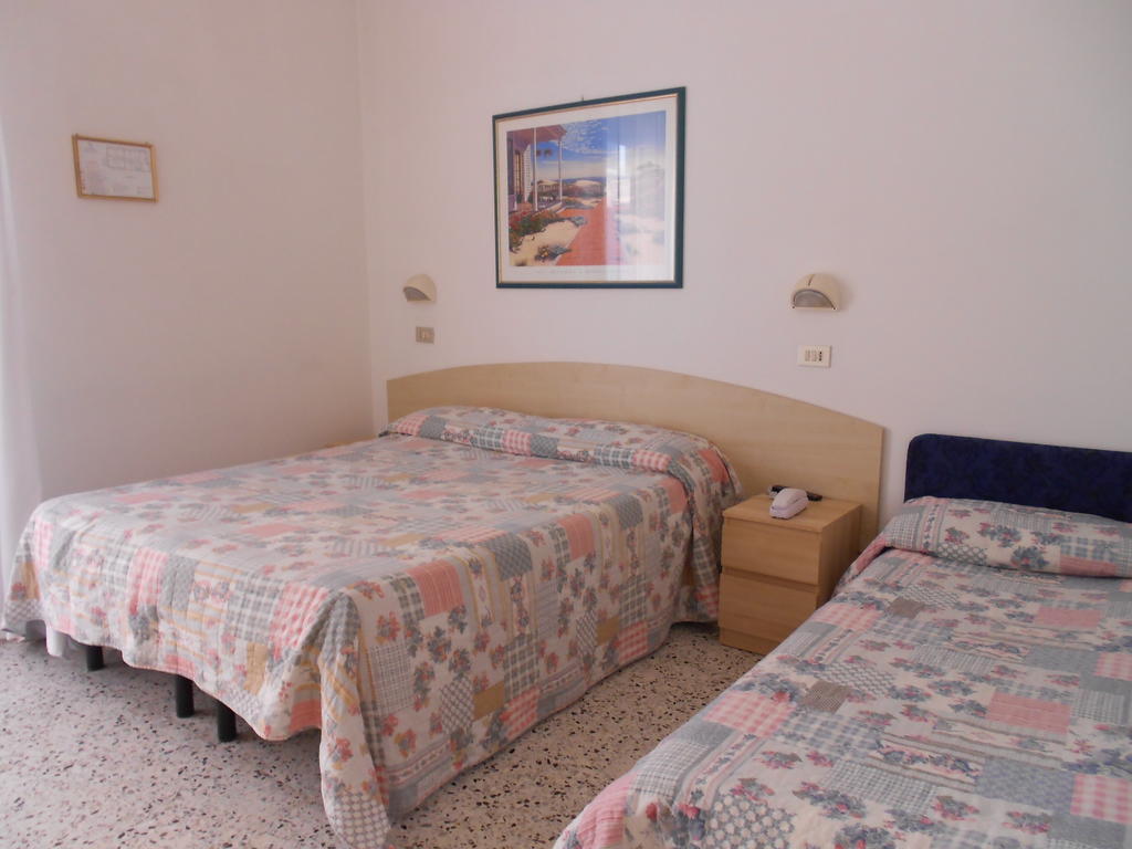 Hotel Laguna Blu Ріміні Номер фото